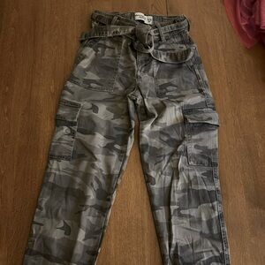Abercrombie kids camouflage green pants